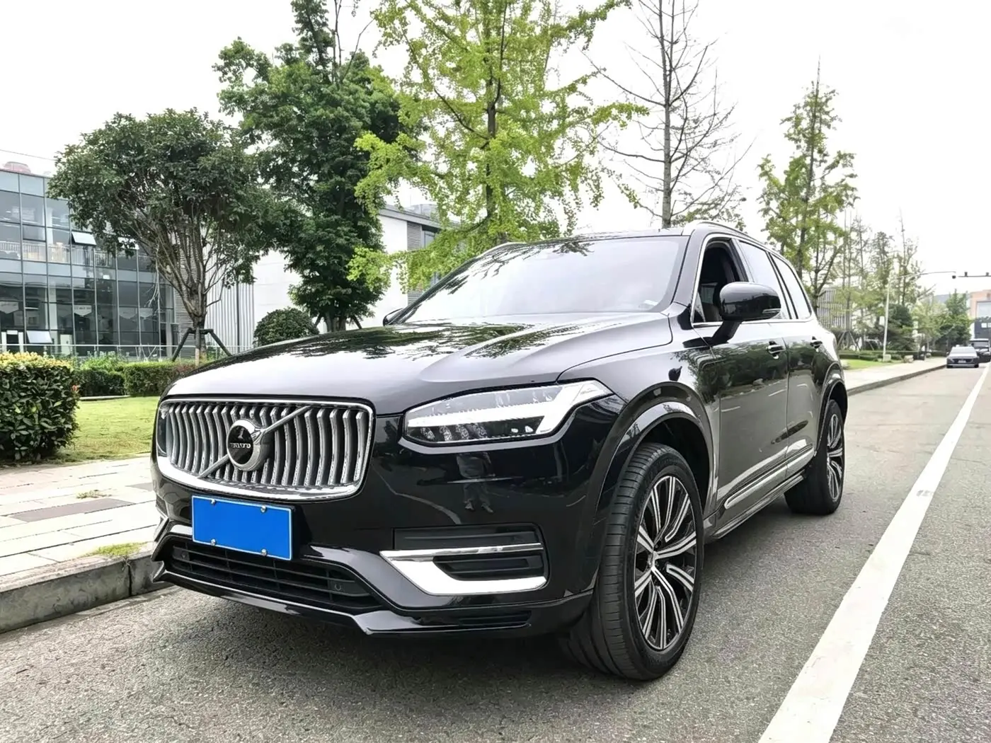 Volvo XC90 2021 — Photo 1/7
