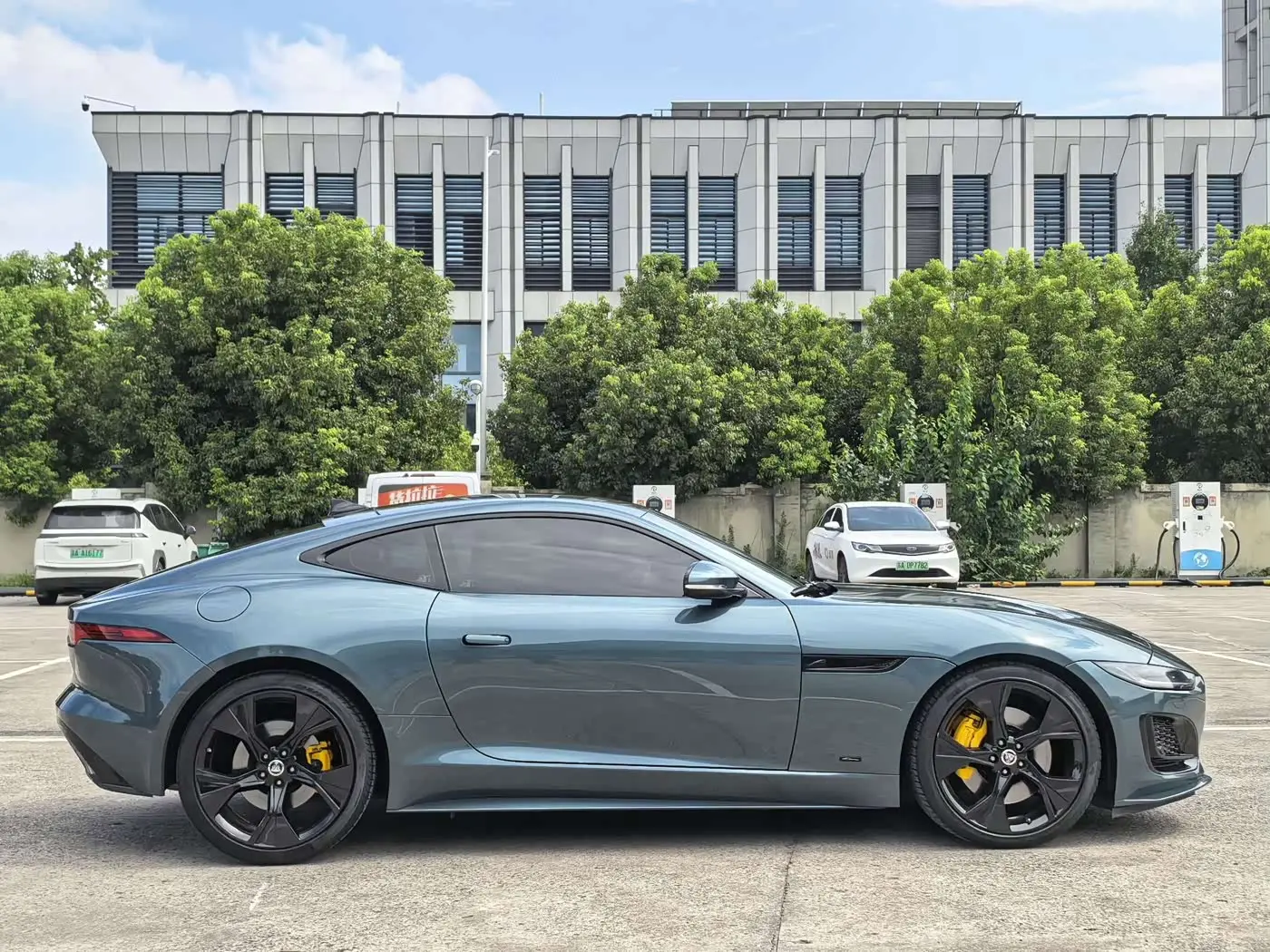 Jaguar F-TYPE 2024 — Photo 3/16