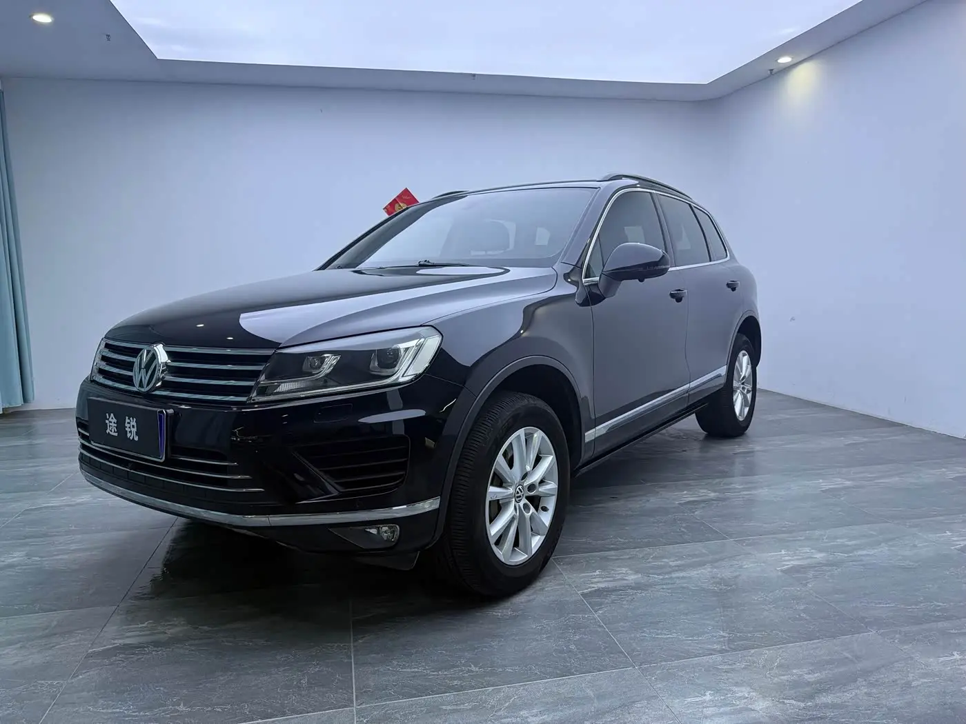 Volkswagen Touareg 2017 — Photo 1/9