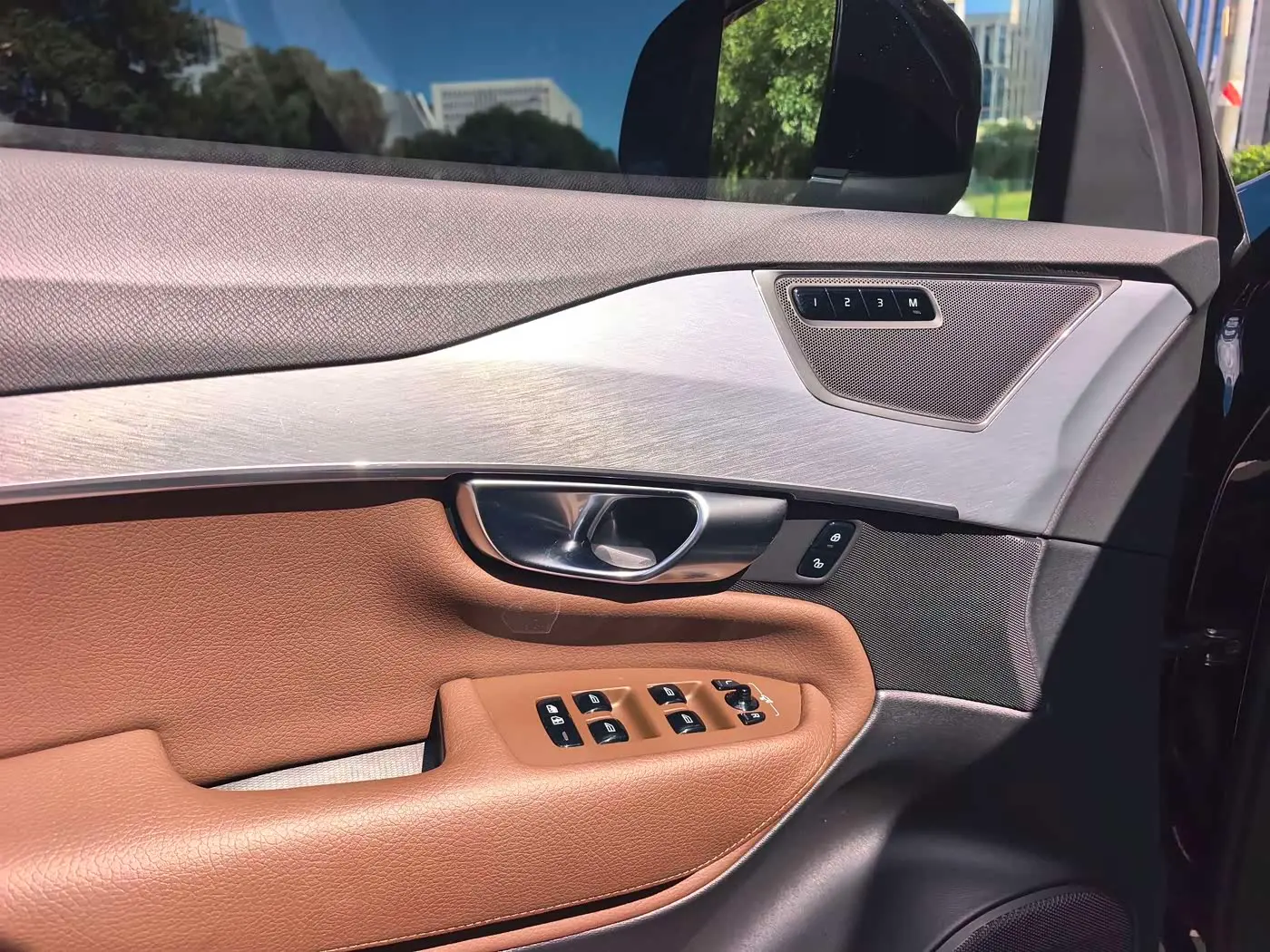 Volvo XC90 2019 — Photo 8/18