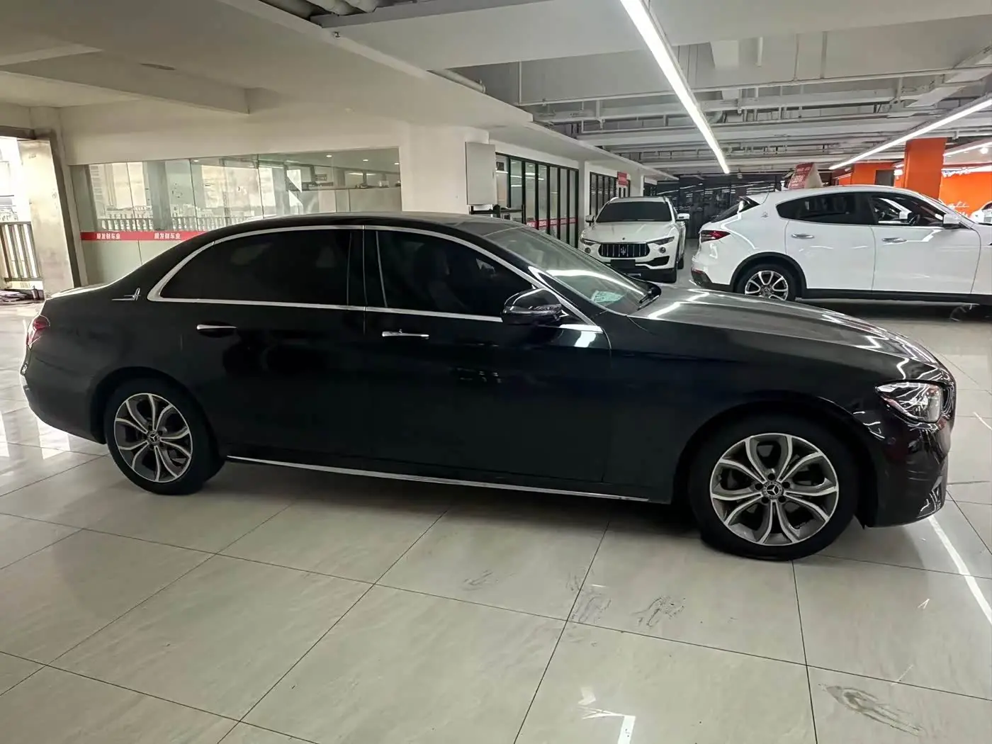 Mercedes-Benz E-Class 2022 — Photo 7/12