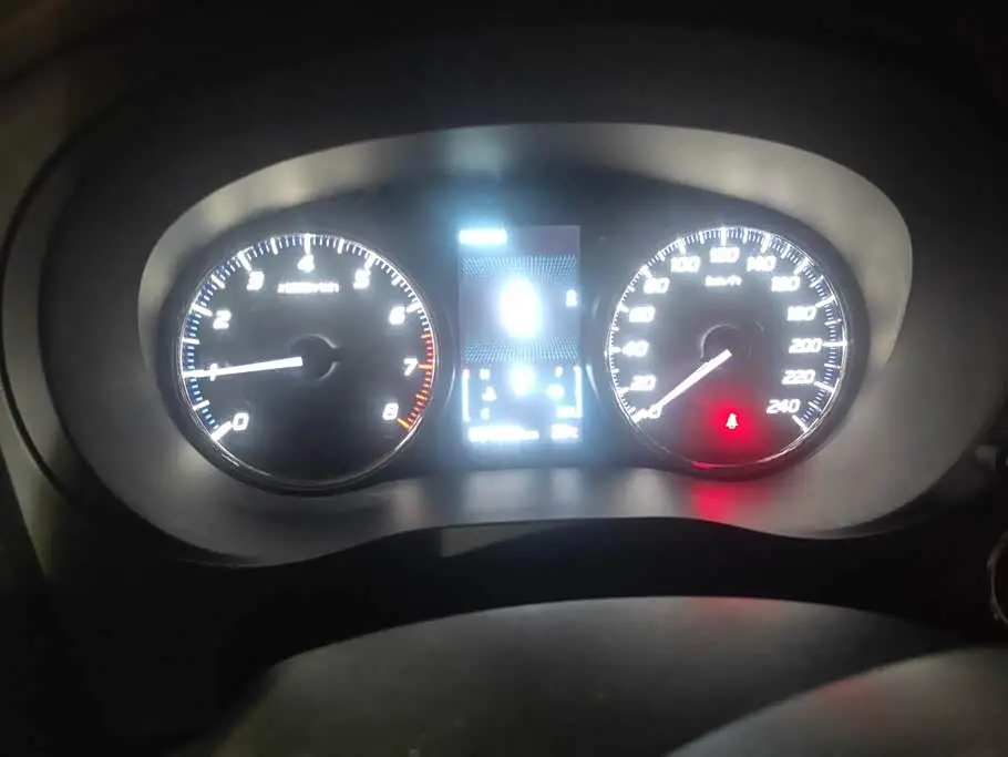 Mitsubishi Outlander 2020 — Şəkil 14/16