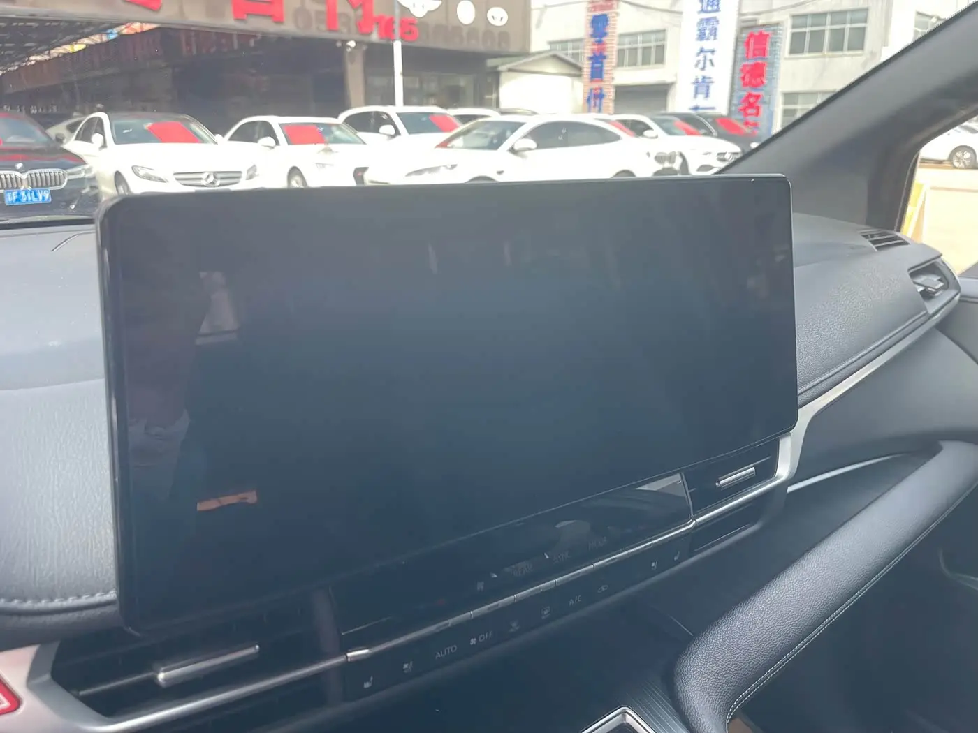 Toyota Sienna 2022 — Photo 6/9