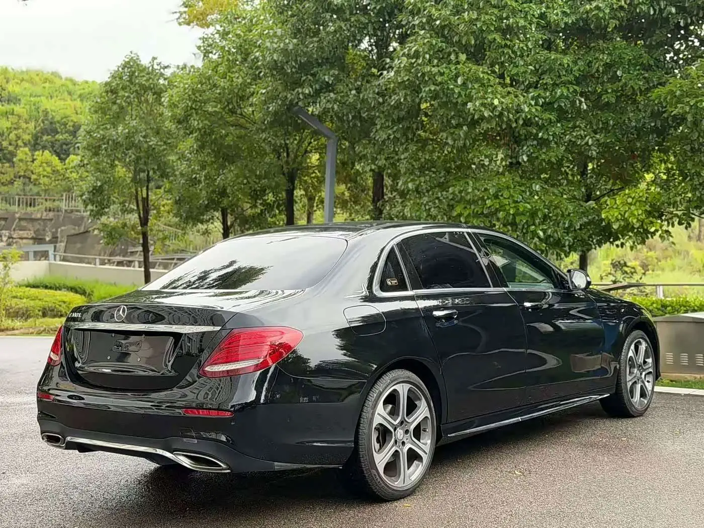 Mercedes-Benz E-Class 2017 — Photo 7/9