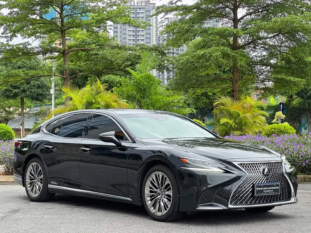 Lexus LS 2020 — Photo 4/19