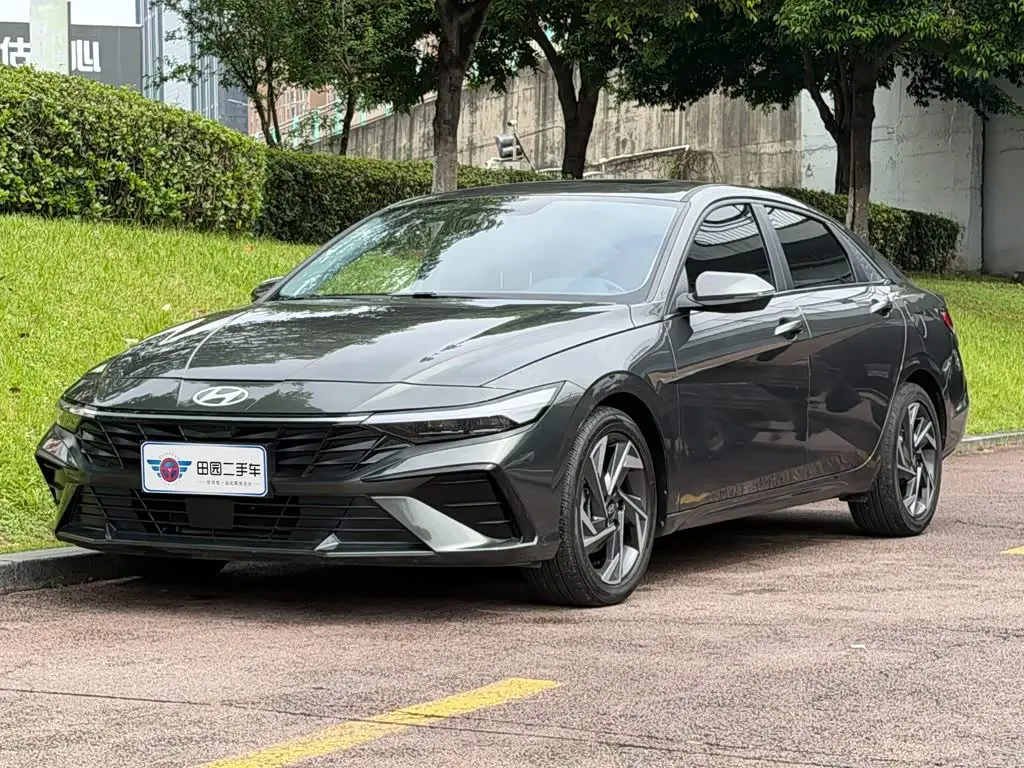 Hyundai Elantra, 2025