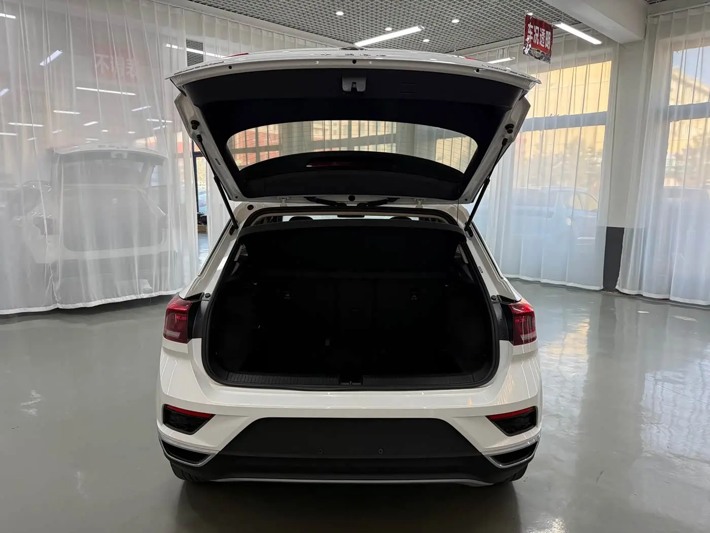 Volkswagen T-ROC 2022 — Şəkil 11/18