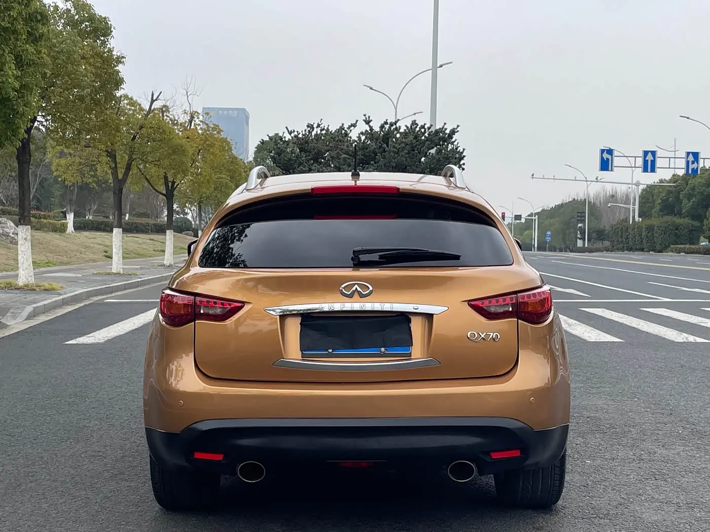 Infiniti QX70 2015 — Фото 17/17
