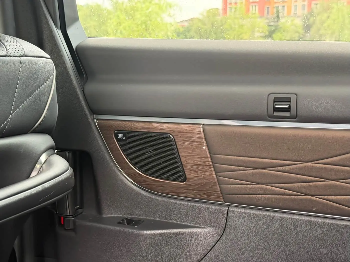 Toyota Vellfire 2023 — Photo 18/18