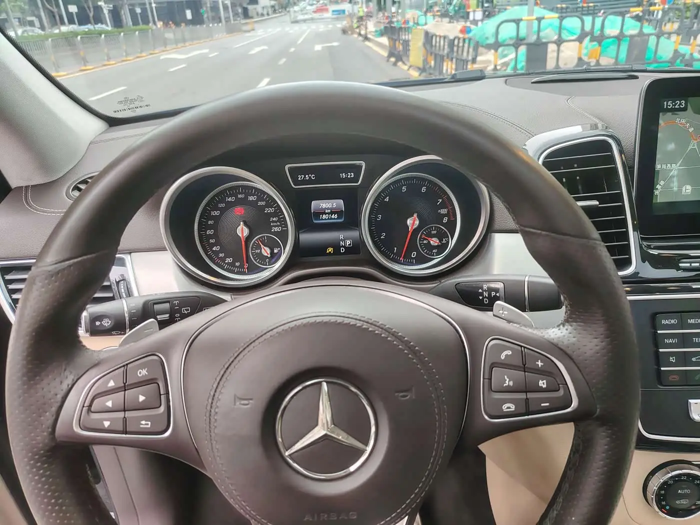 Mercedes-Benz GLS 2016 — Photo 19/20