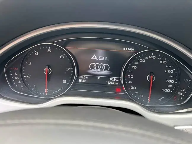 Audi A8 2016 — Photo 10/10