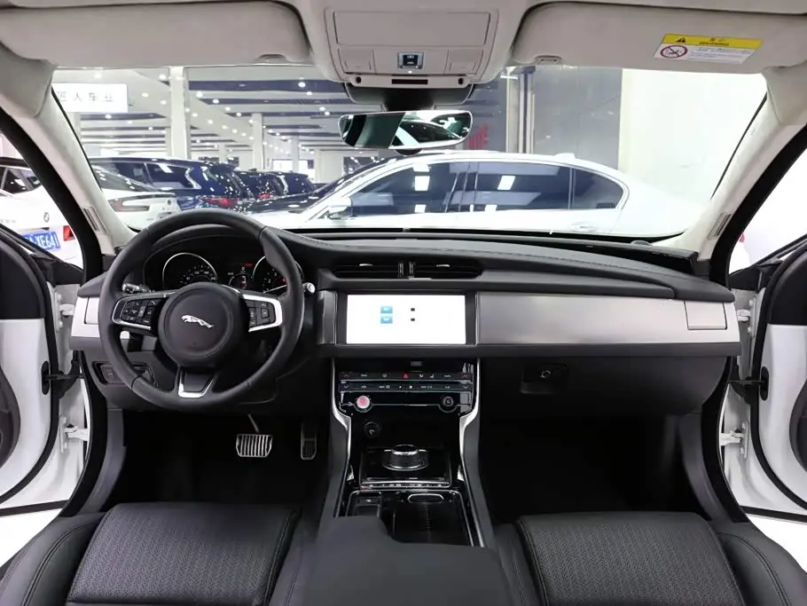Jaguar XF 2019 — Şəkil 9/20