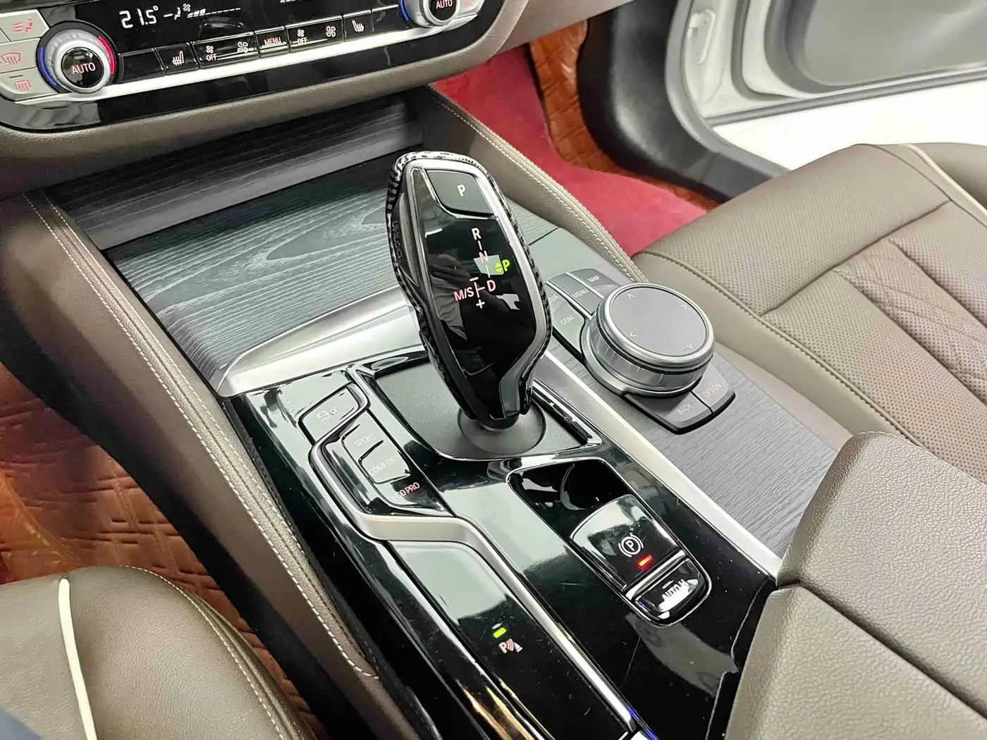 BMW 5 Series 2022 — Фото 12/18