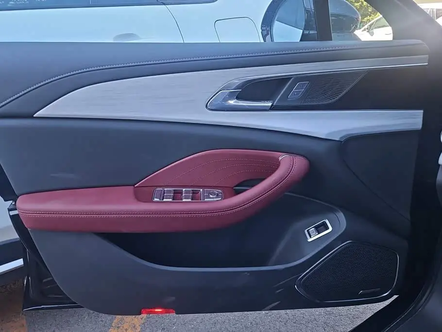 Hongqi H5 PHEV 2026 — Şəkil 7/16