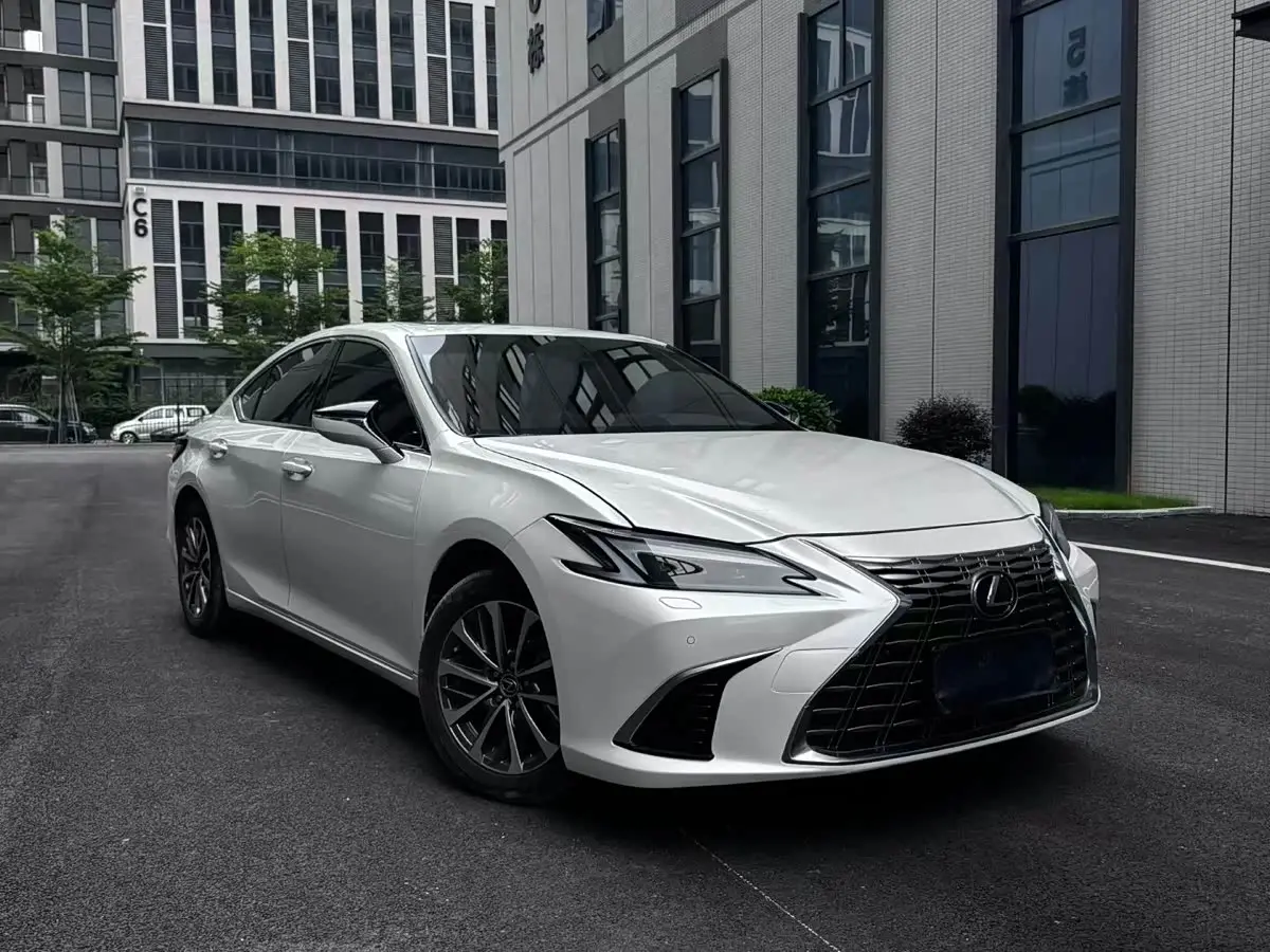 Lexus ES 2025 — Фото 3/9