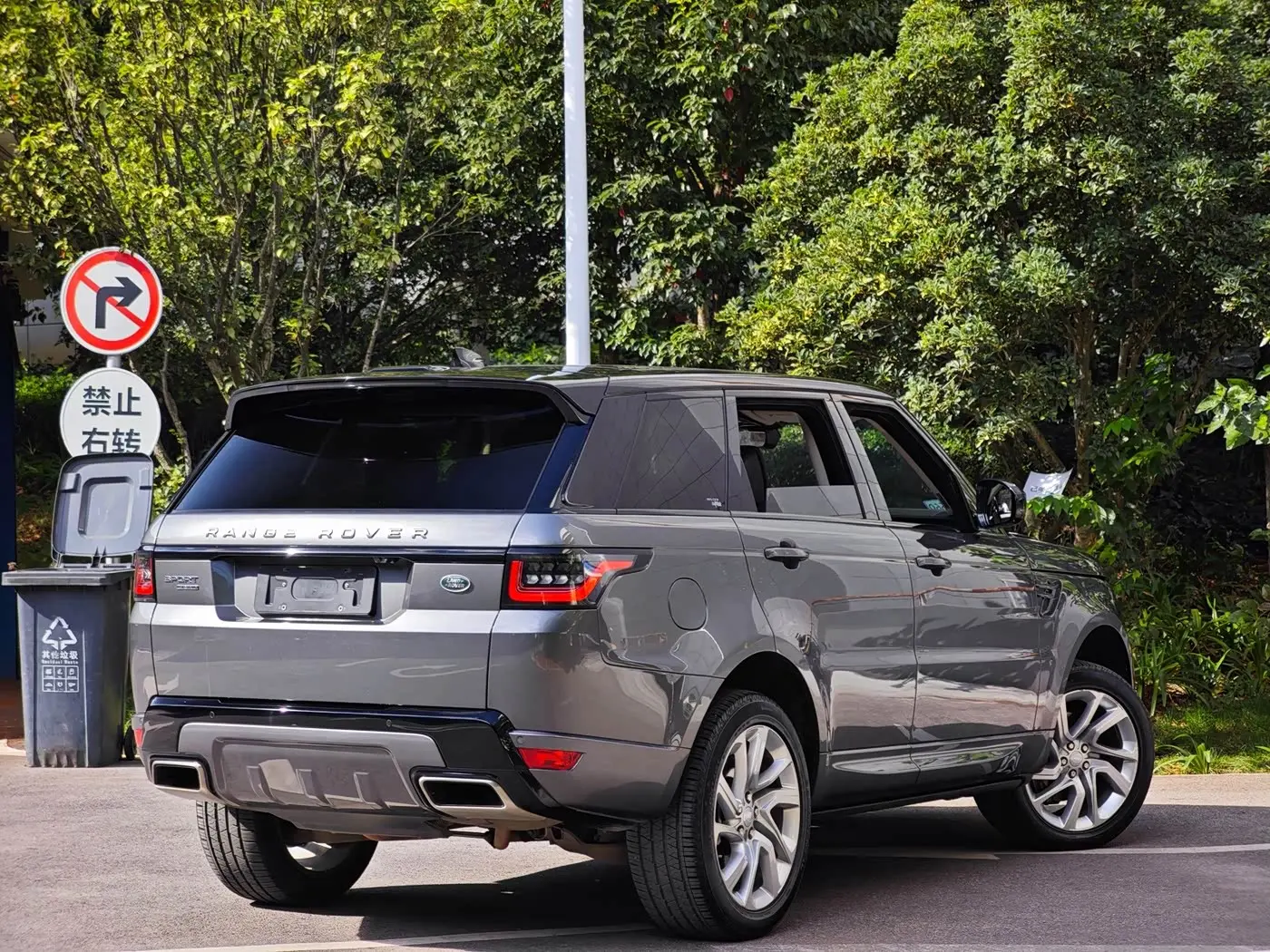 Land Rover Range Rover Sport 2018 — Фото 6/15