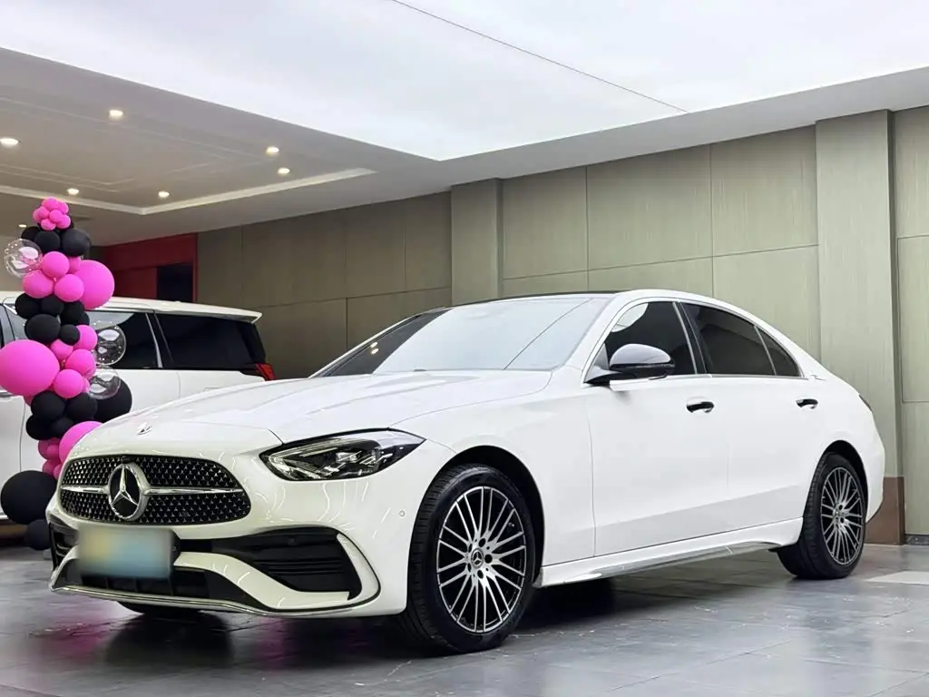 Mercedes-Benz C-Class 2025 — Фото 2/16