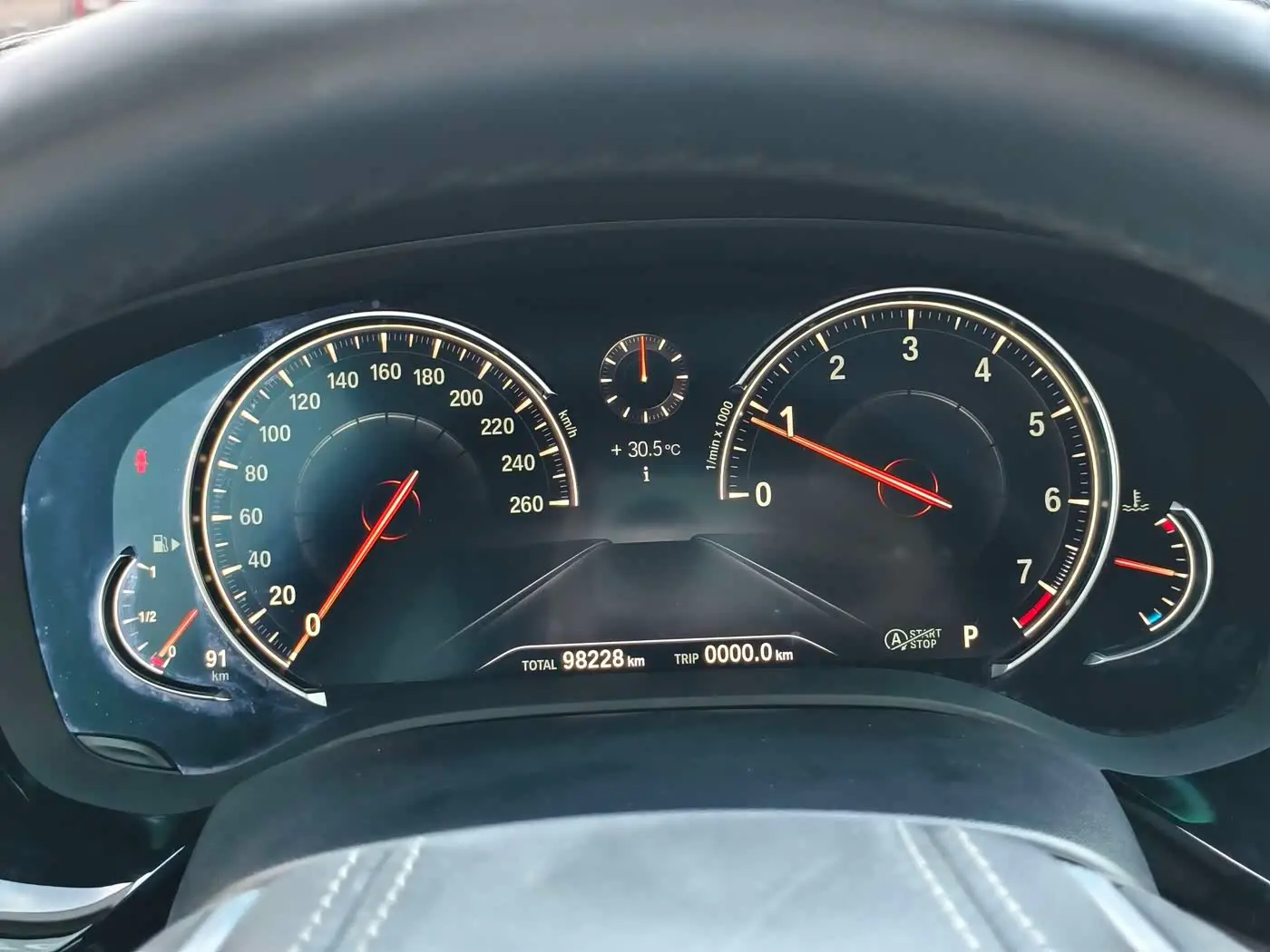 BMW 5 Series 2018 — Фото 10/20
