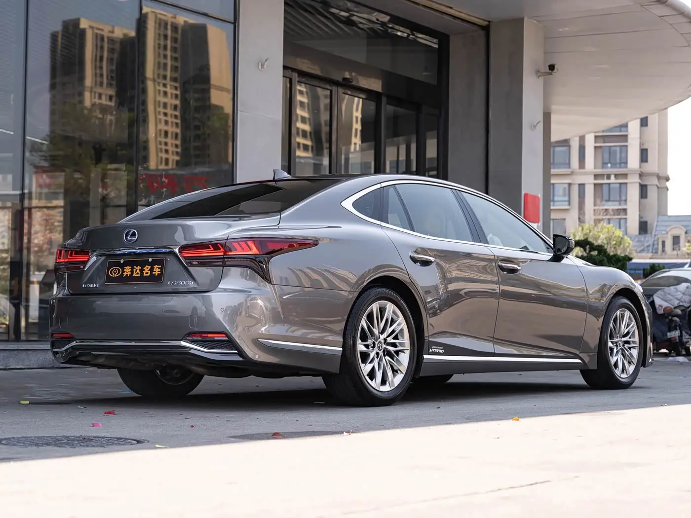 Lexus LS 2021 — Şəkil 3/20