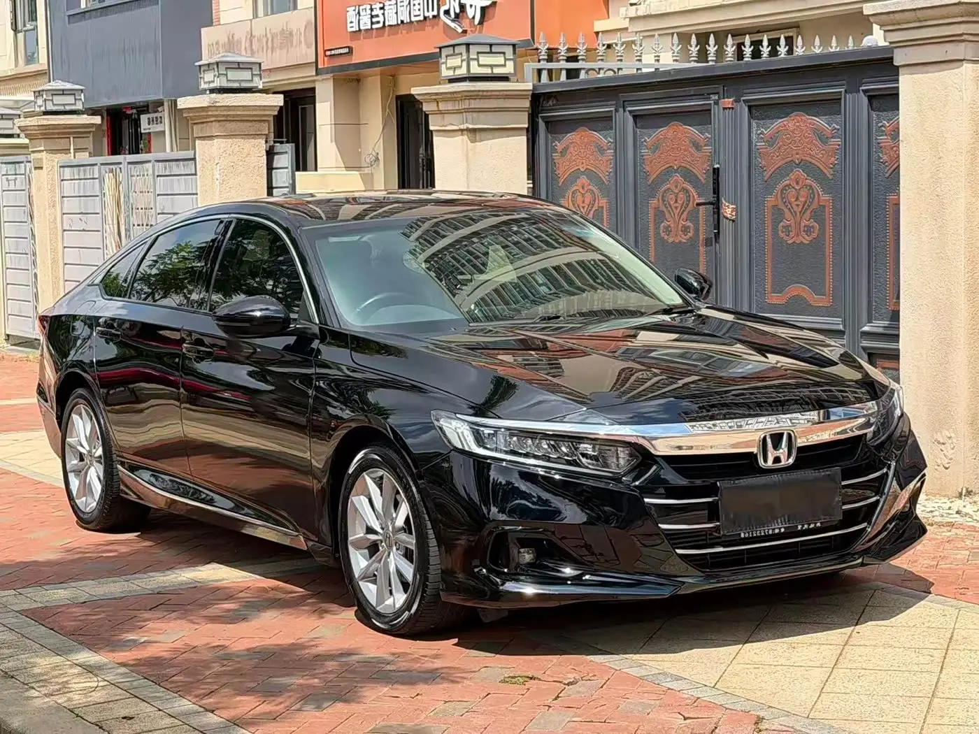 Honda Accord 2022 — Фото 3/9
