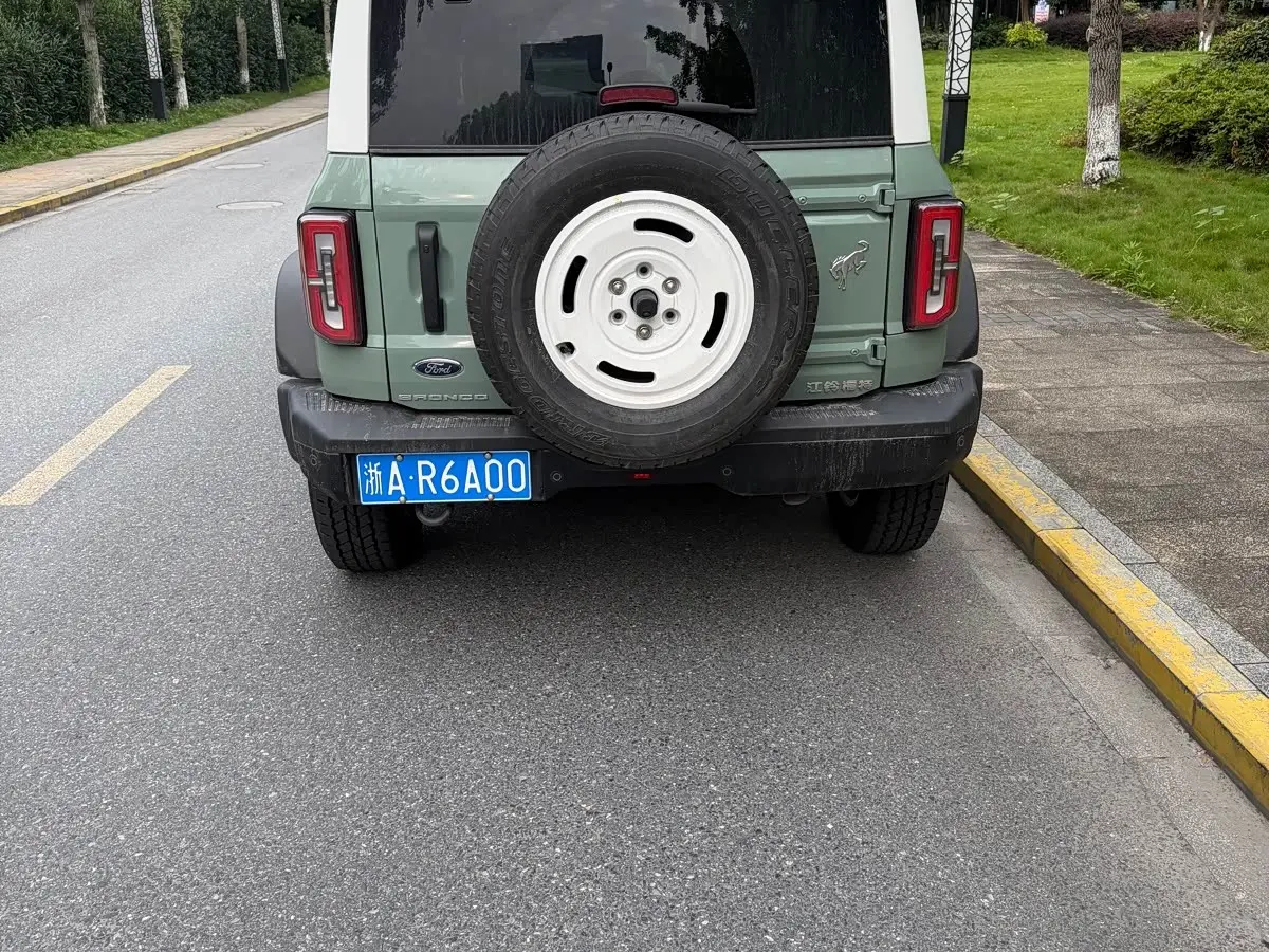 Ford Bronco 2026 — Photo 5/15