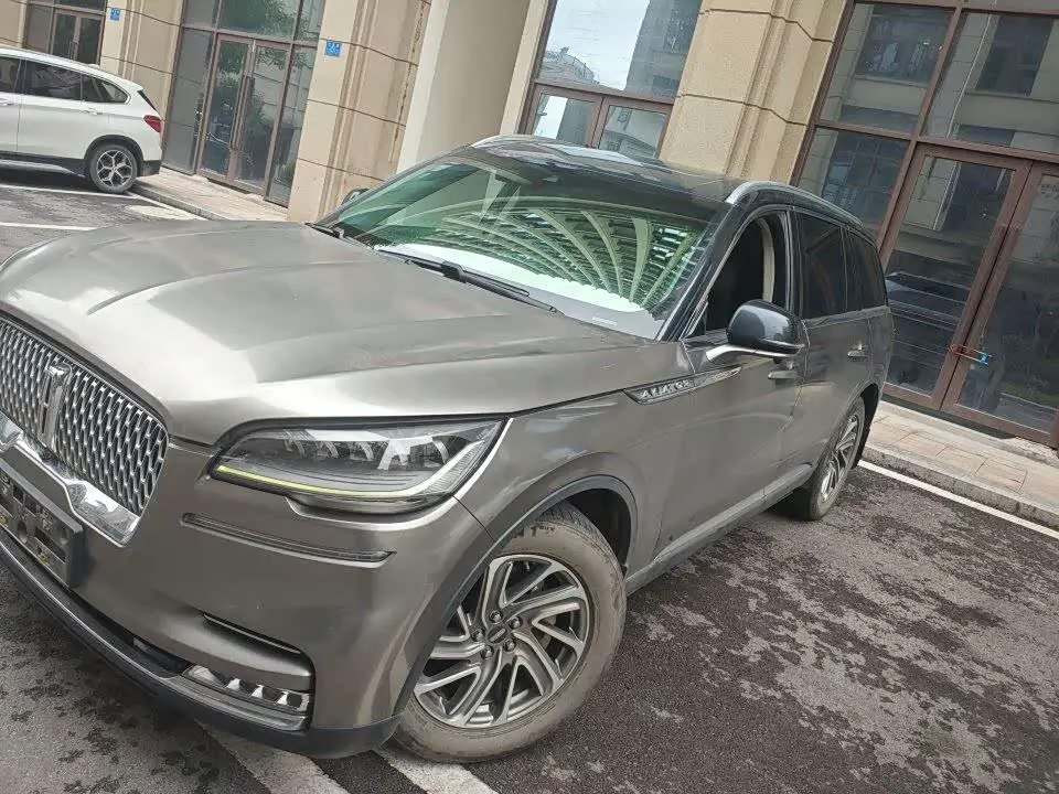 Lincoln Aviator 2021 — Photo 1/9