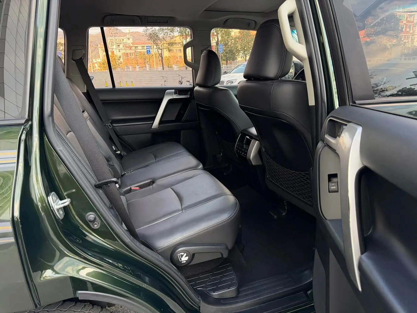 Toyota Prado 2019 — Photo 11/12
