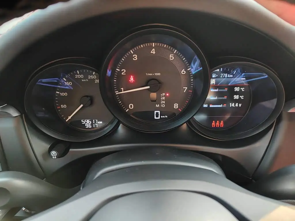 Porsche Macan 2022 — Photo 4/11