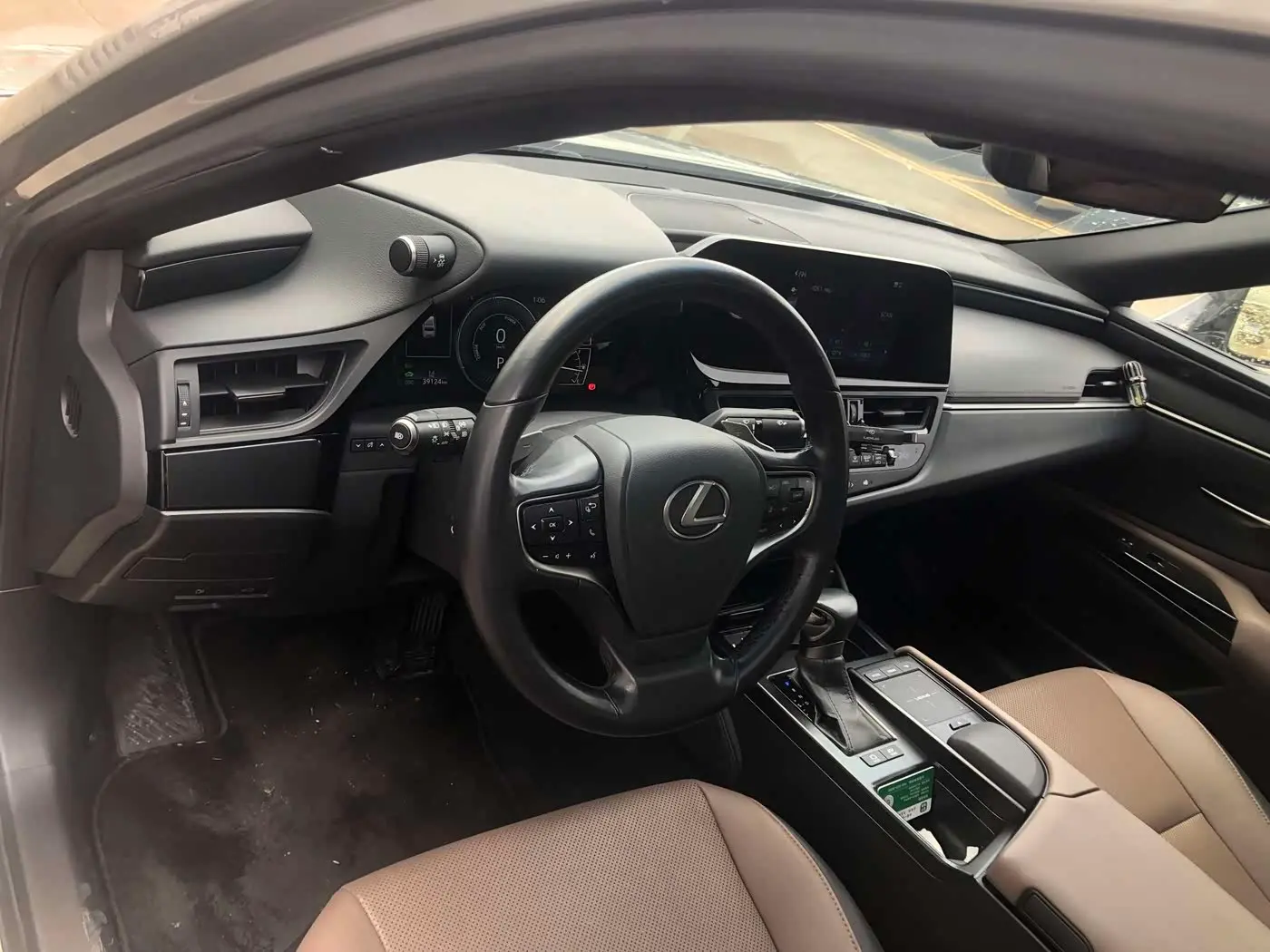 Lexus ES 2022 — ფოტო 12/19