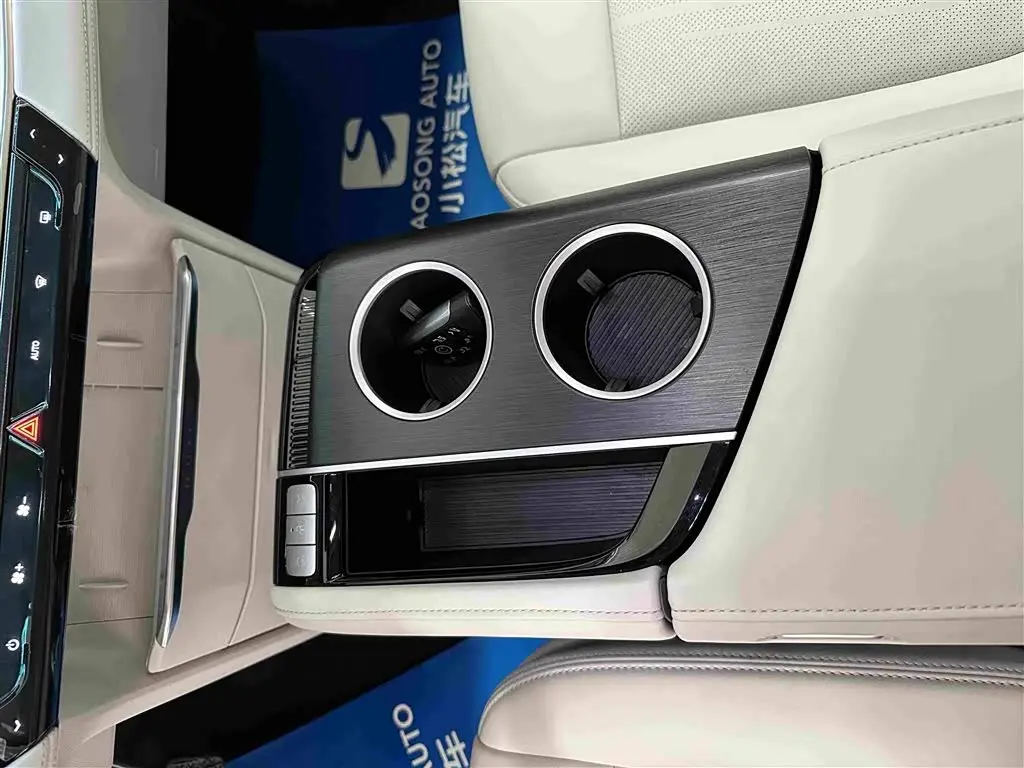 Buick GL8 New Energy 2025 — Şəkil 10/19