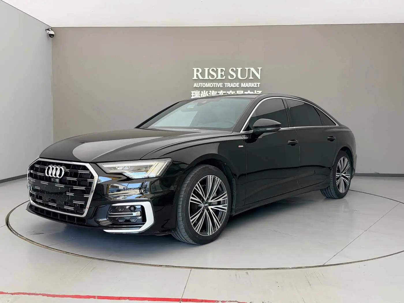 Audi A6L 2024 — Photo 1/20