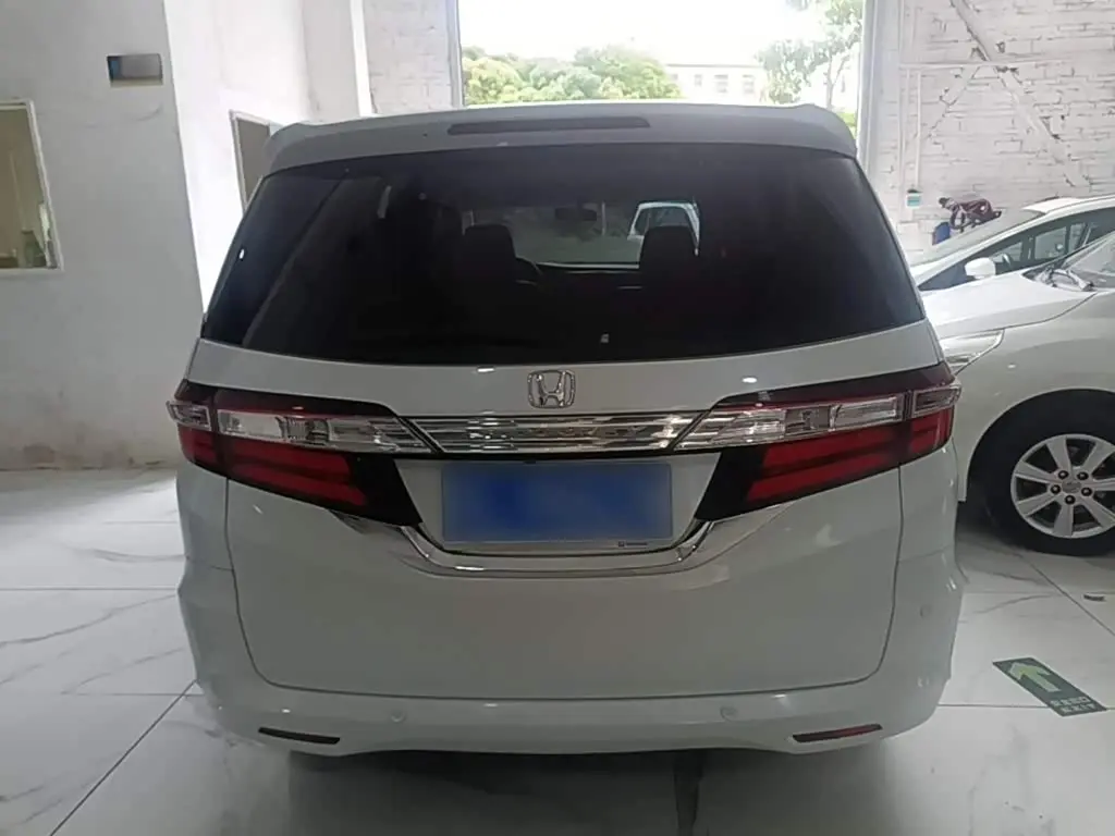 Honda Odyssey 2018 — Şəkil 6/20