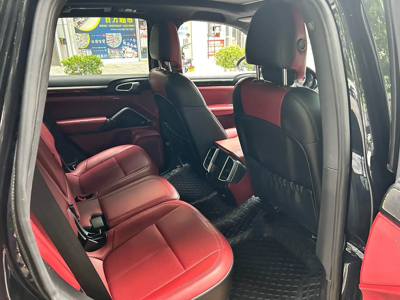 Porsche Cayenne 2012 — Photo 15/16