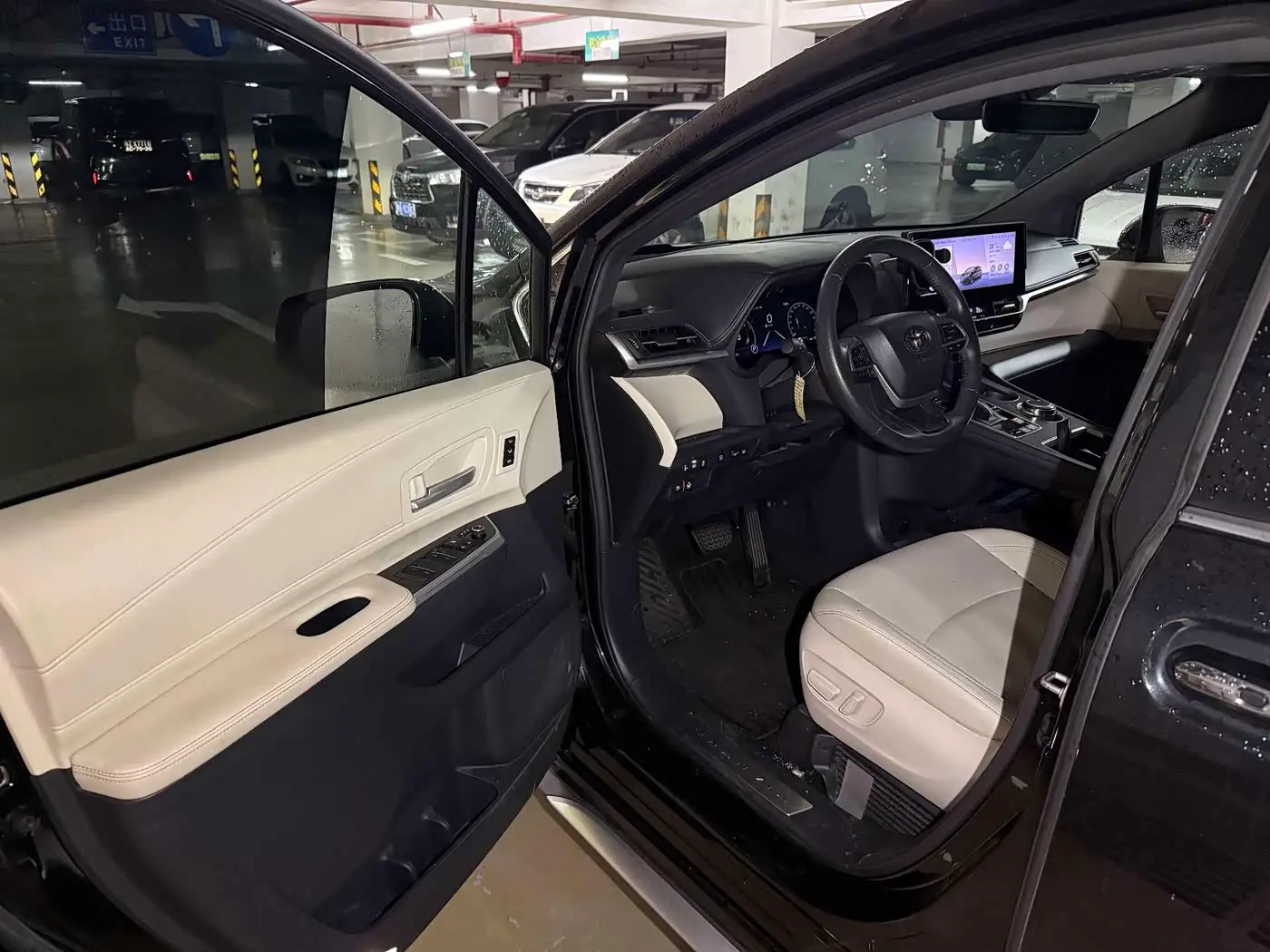 Toyota Granvia 2024 — Photo 4/12