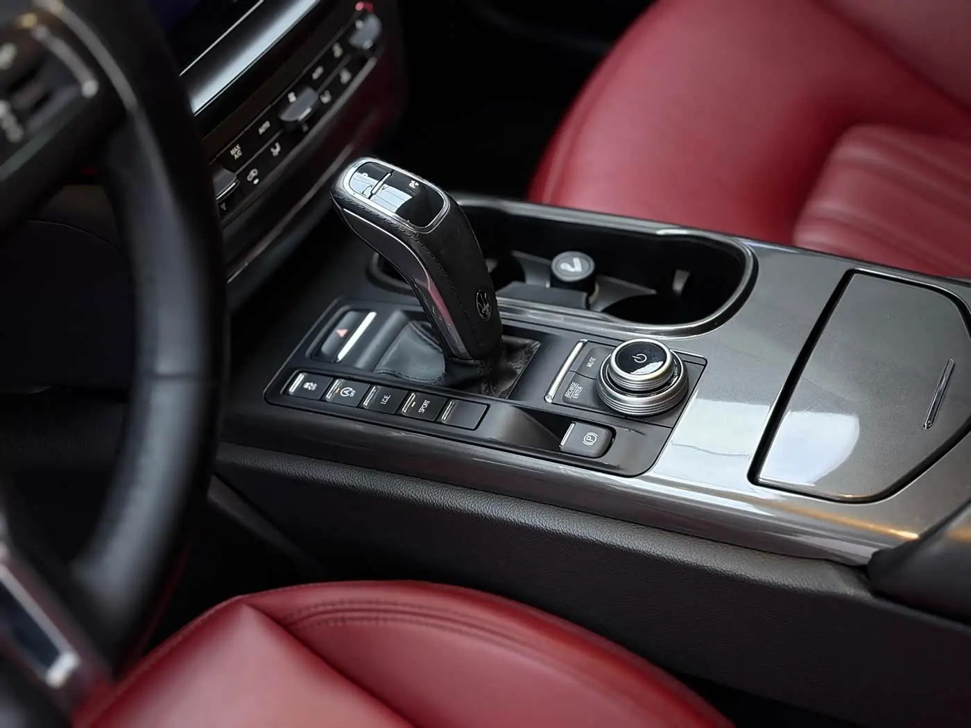 Maserati Ghibli 2021 — Şəkil 11/19