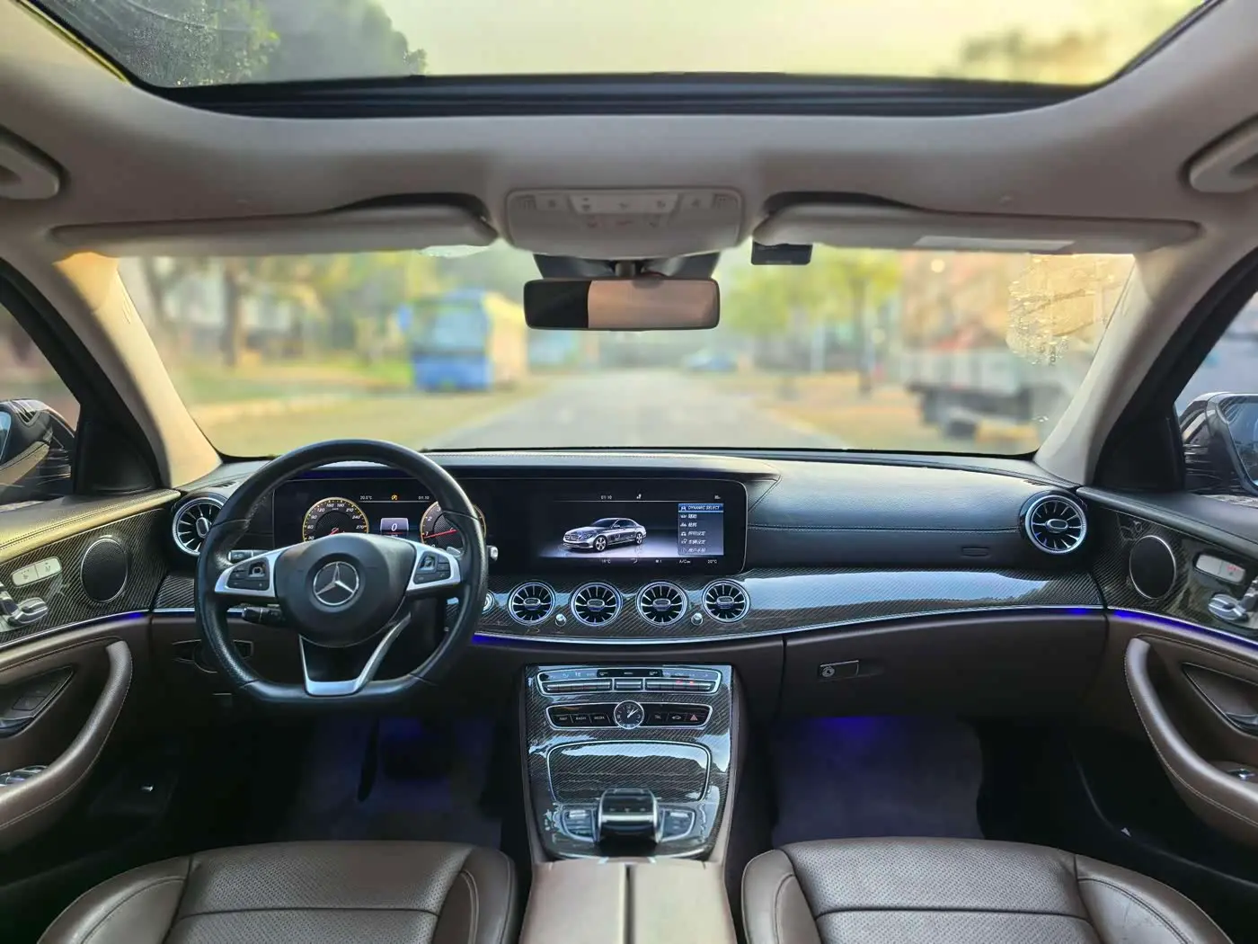 Mercedes-Benz E-Class 2017 — Фото 9/20