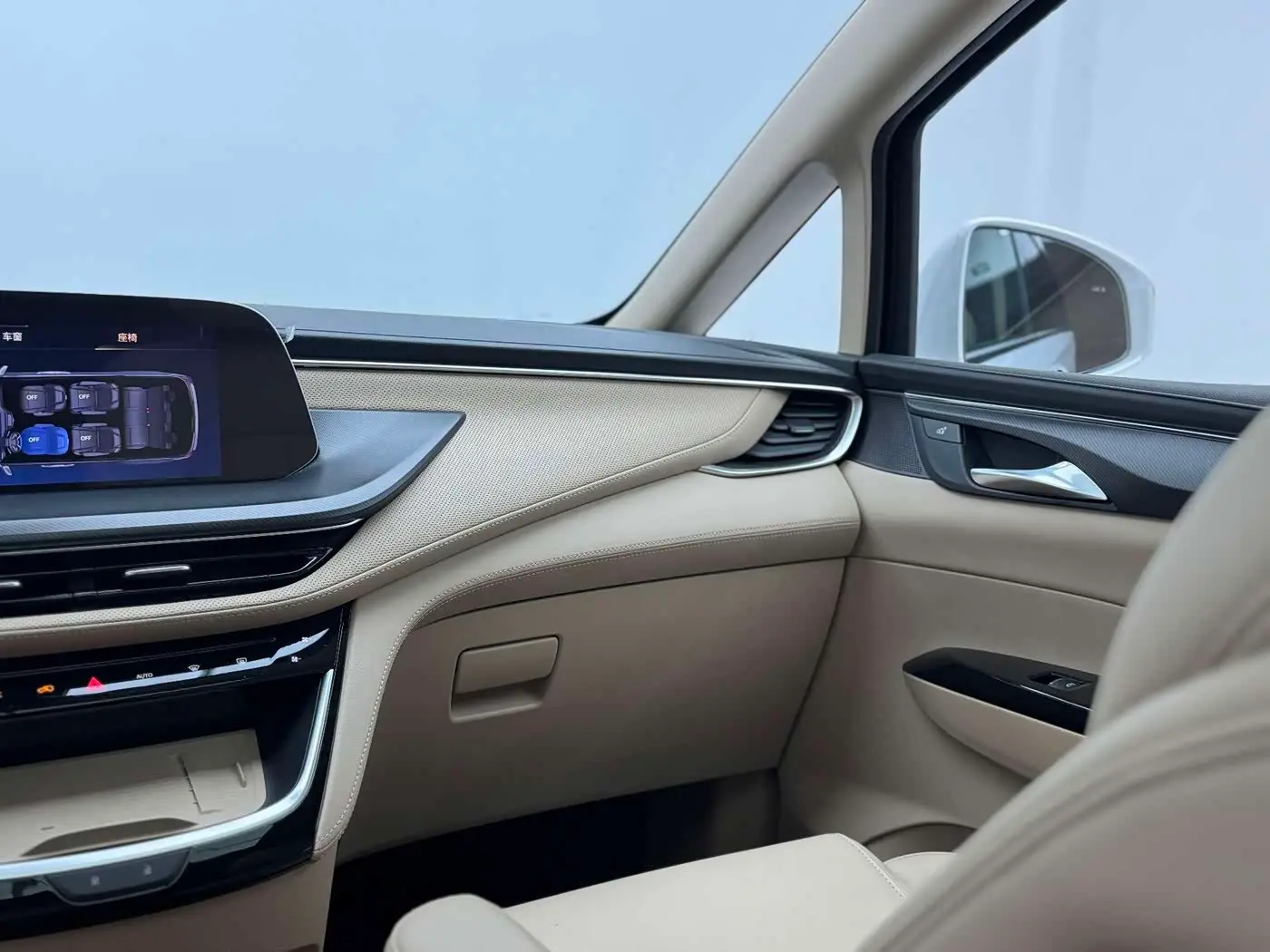 Buick GL8 New Energy 2025 — ფოტო 13/20