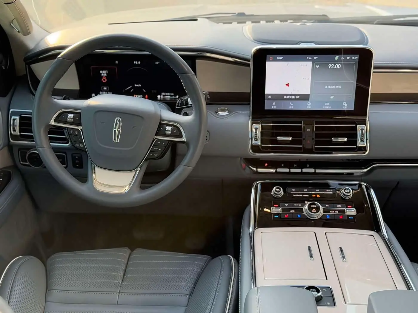Lincoln Navigator 2022 — Şəkil 9/17