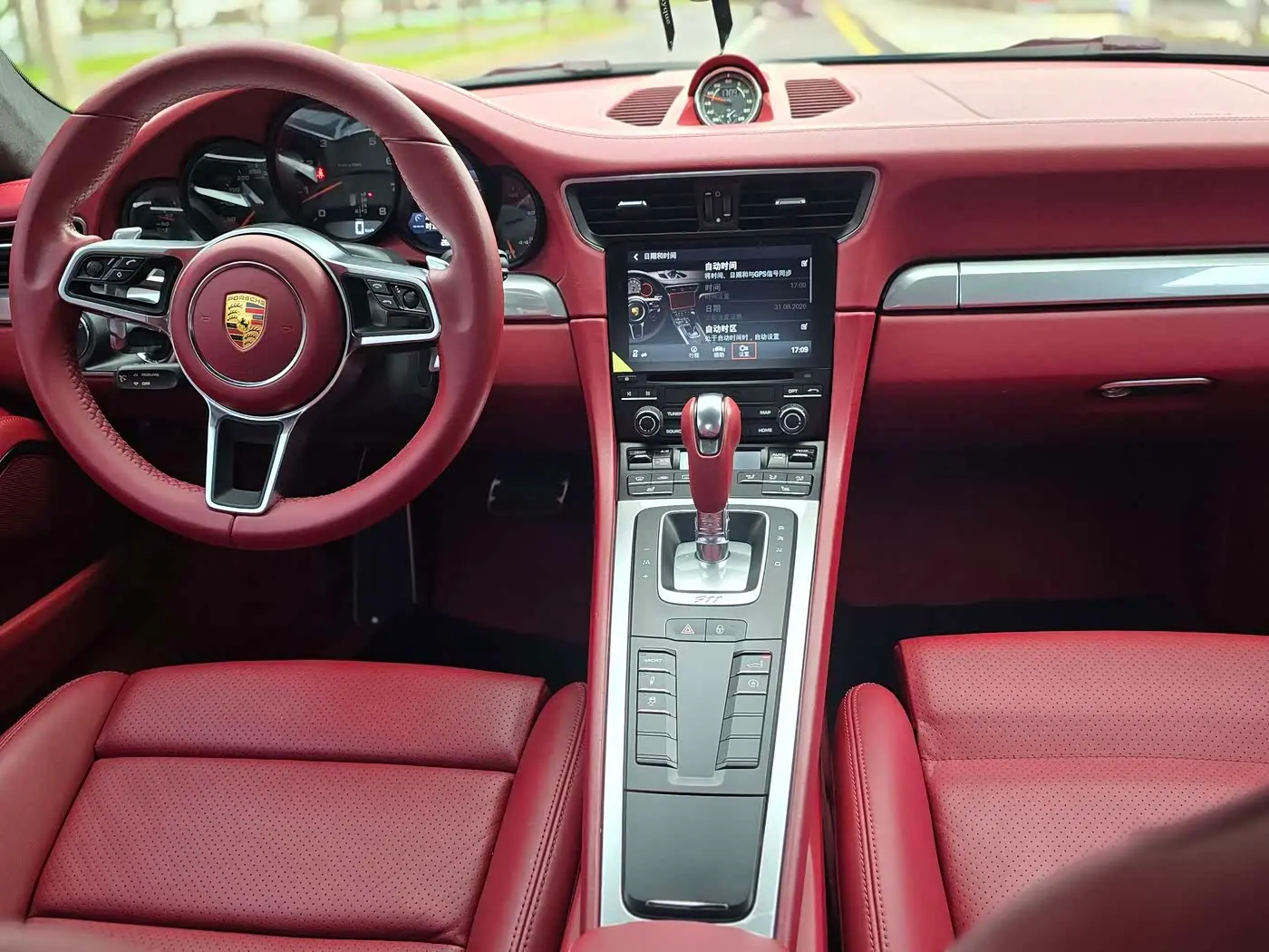Porsche 911 2018 — Photo 9/13