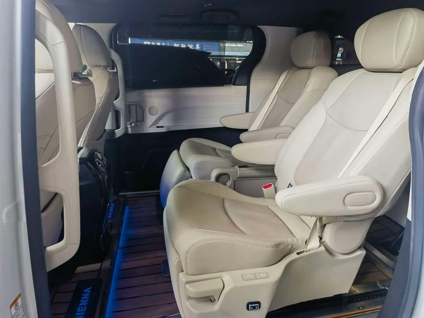 Toyota Sienna 2023 — Şəkil 6/16