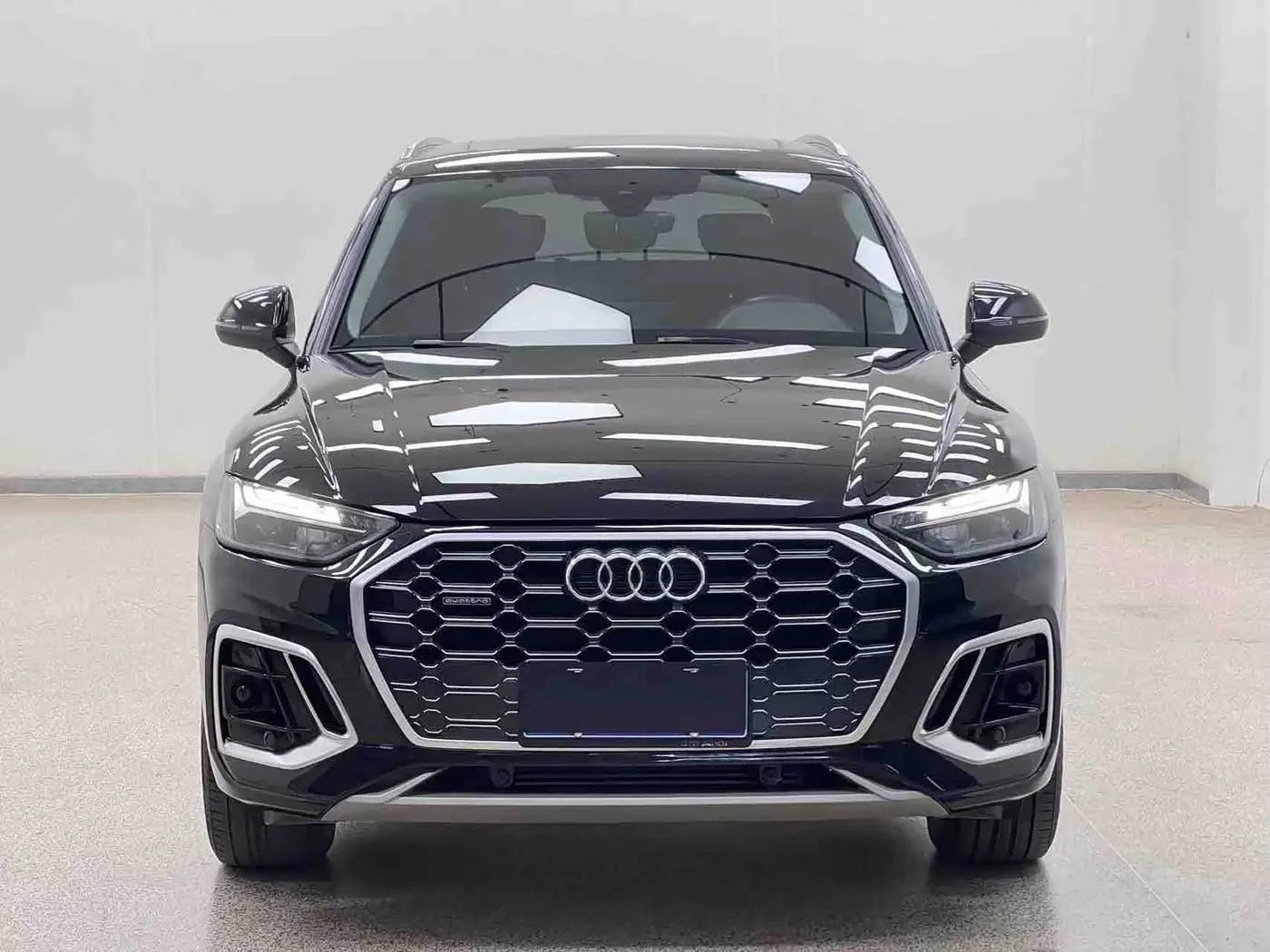 Audi Q5L 2021 — Photo 2/20