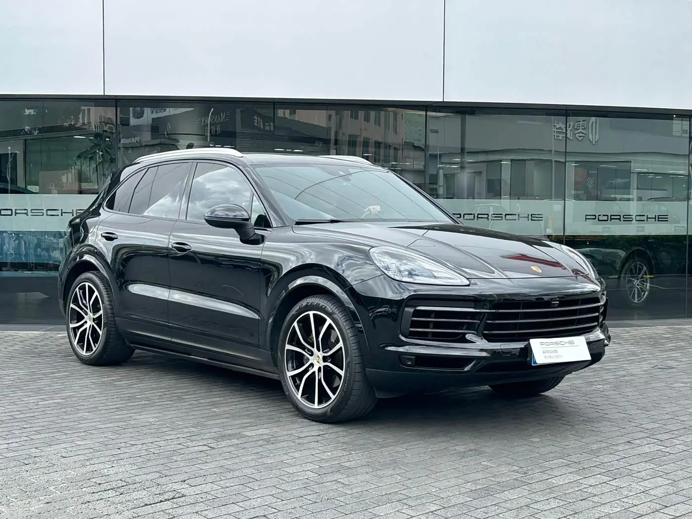 Porsche Cayenne 2023 — Фото 3/15