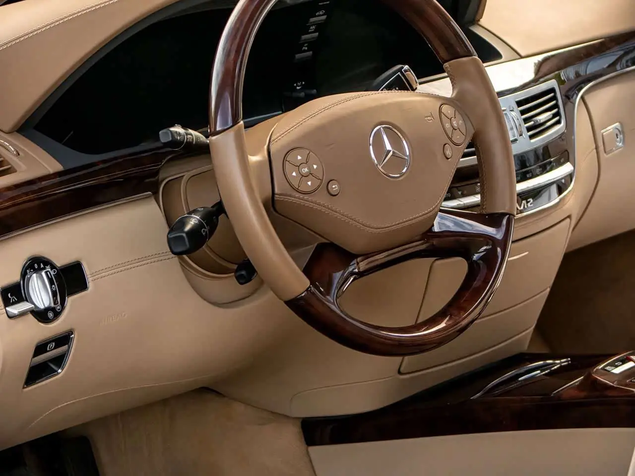 Mercedes-Benz S-Class 2011 — Photo 11/20