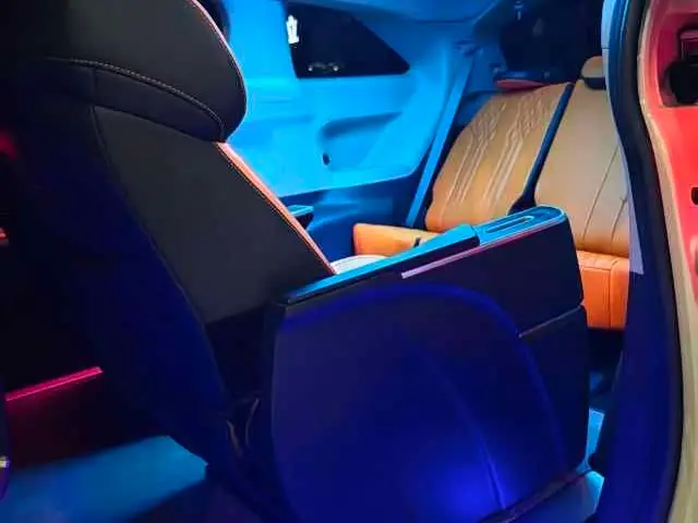 Toyota Sienna 2024 — Photo 7/9