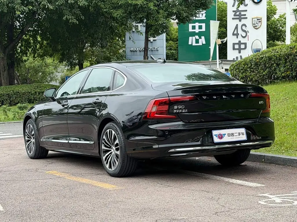Volvo S90 2024 — Photo 4/14