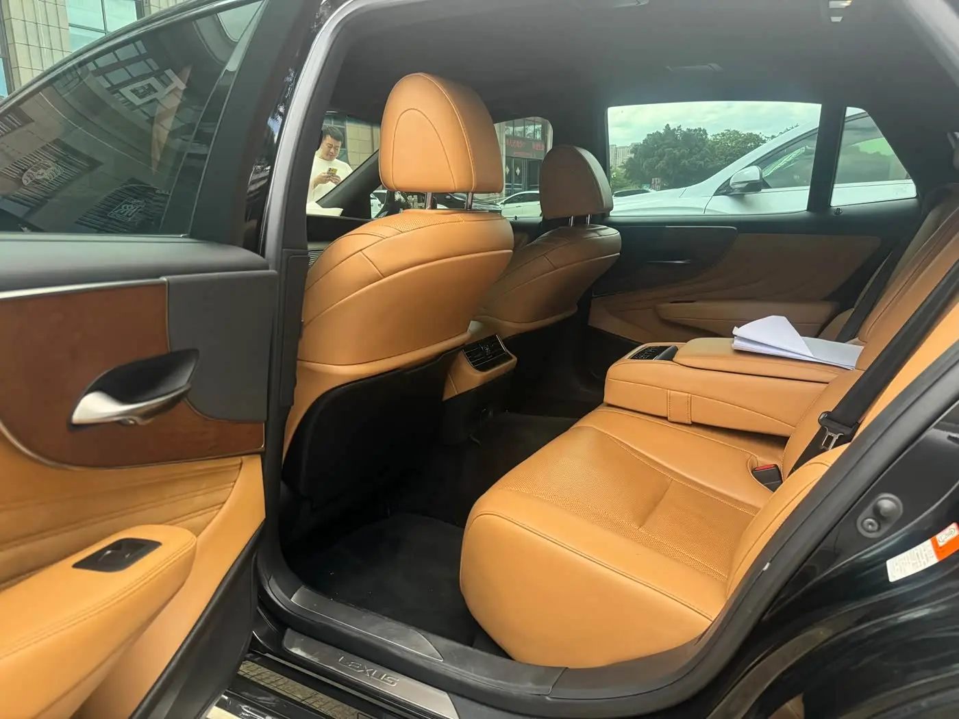 Lexus LS 2021 — Photo 5/7