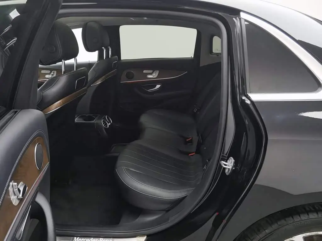 Mercedes-Benz E-Class 2018 — Photo 15/20