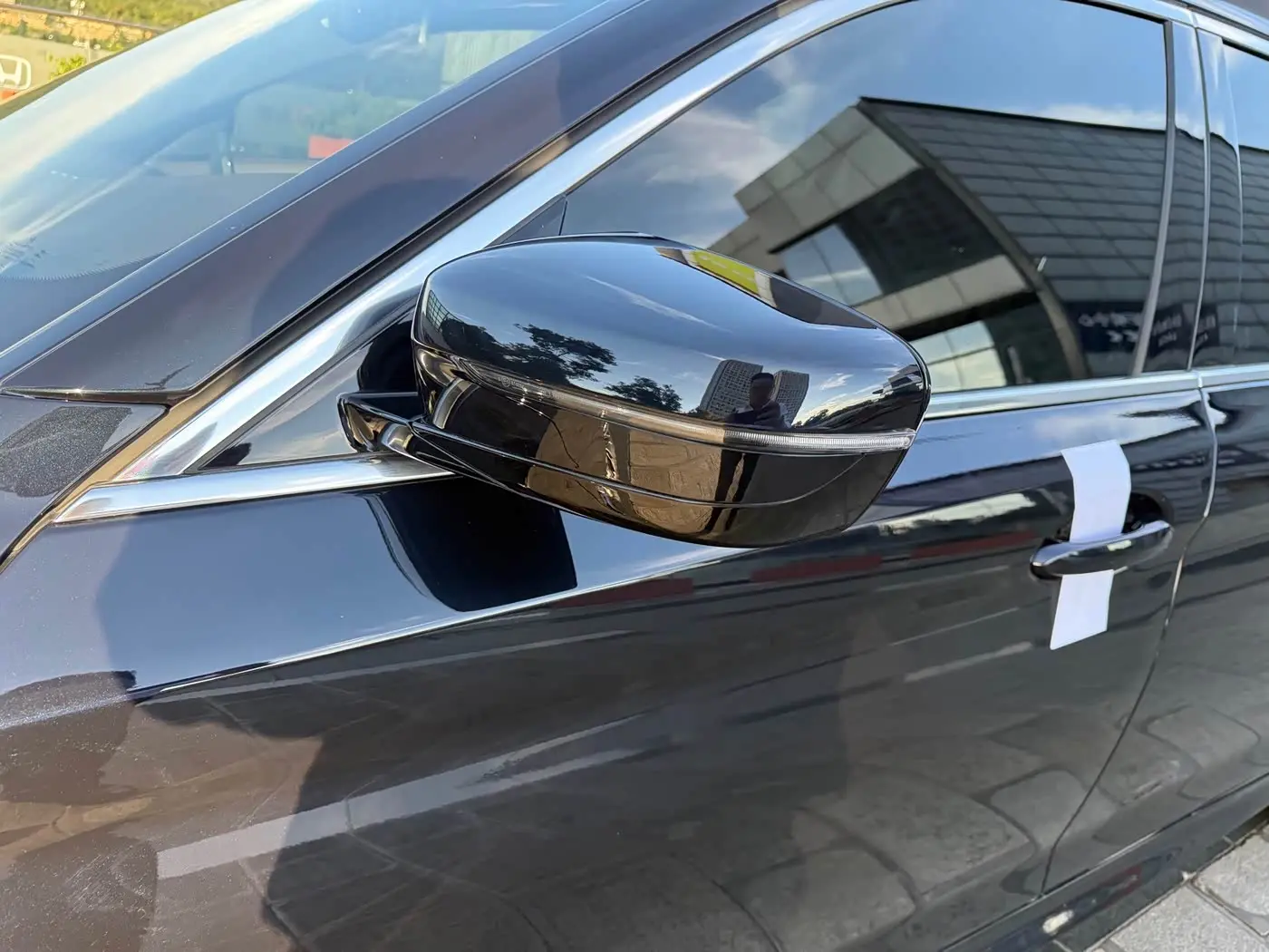 BMW 5 Series 2023 — Photo 17/20