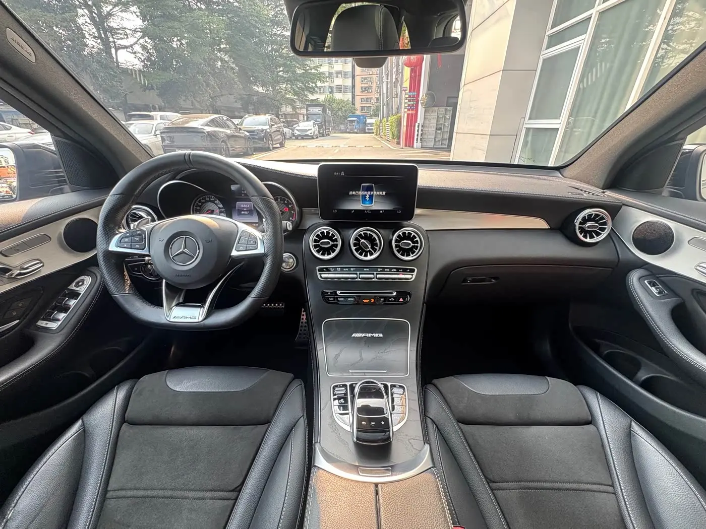 Mercedes-Benz GLC AMG 2019 — Photo 10/20
