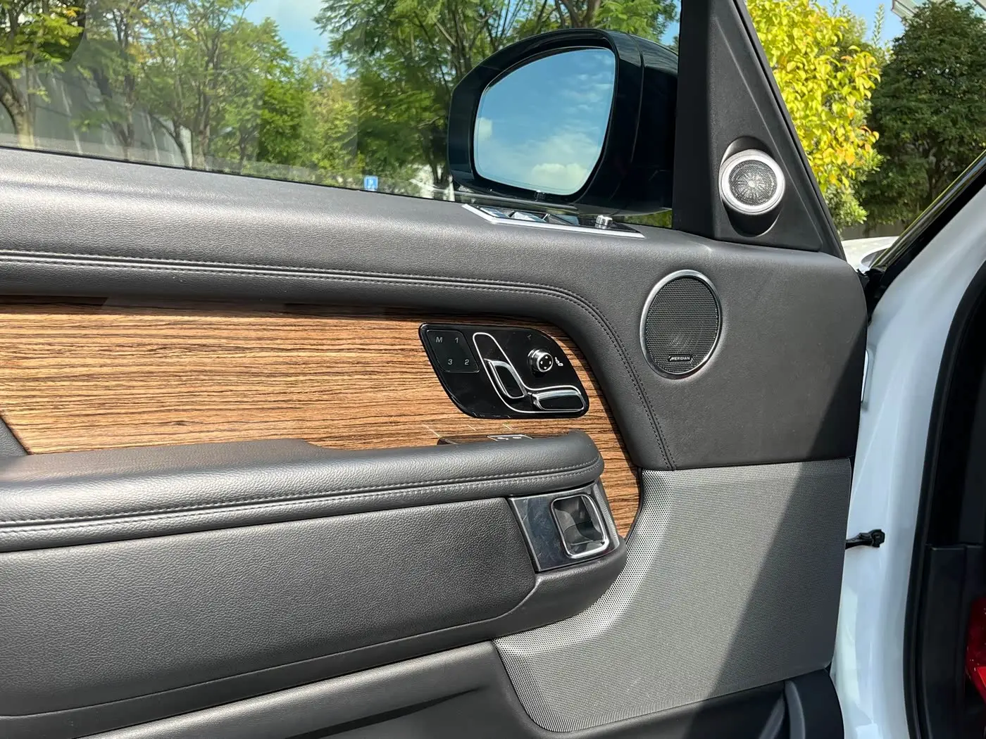 Land Rover Range Rover 2019 — Фото 16/20